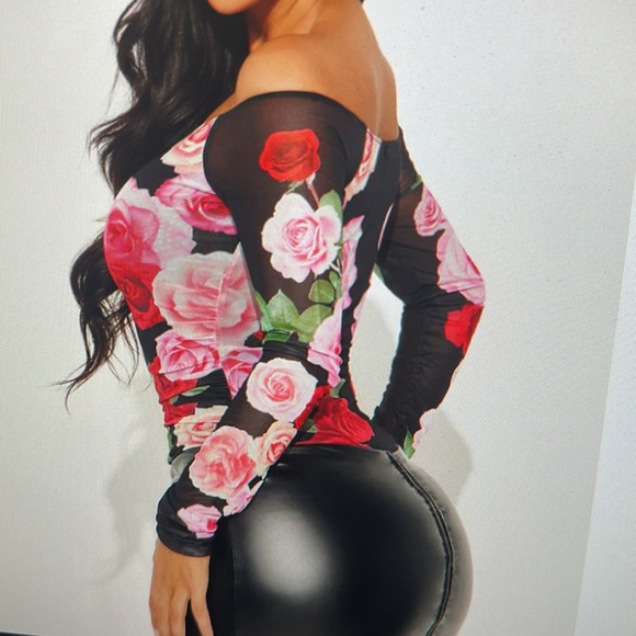 NWT Fashion Nova rosaria floral mesh bodysuit. Size medium. - Picture 2 of 4